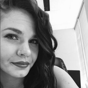 Meet your Posher, Casey